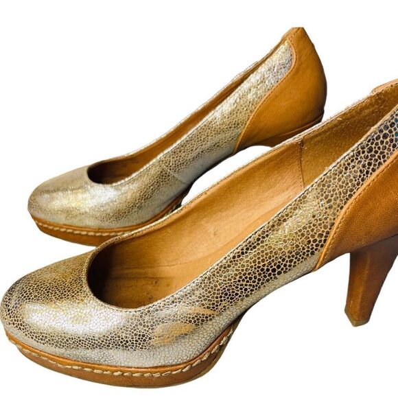 ANTHROPOLOGIE SCHULER and Sons Philadelphia Leather Metallic Gold Pumps High Hee - Picture 9 of 10